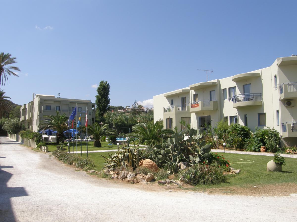 Rania Hotel ApartmentsPlatanés エクステリア 写真